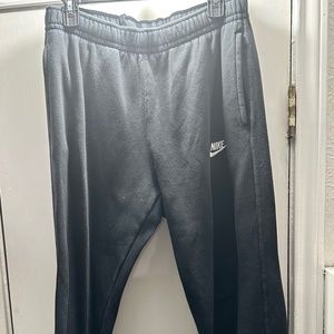 Men's Nike Medium Black Sweatpants with Cinched Ankle